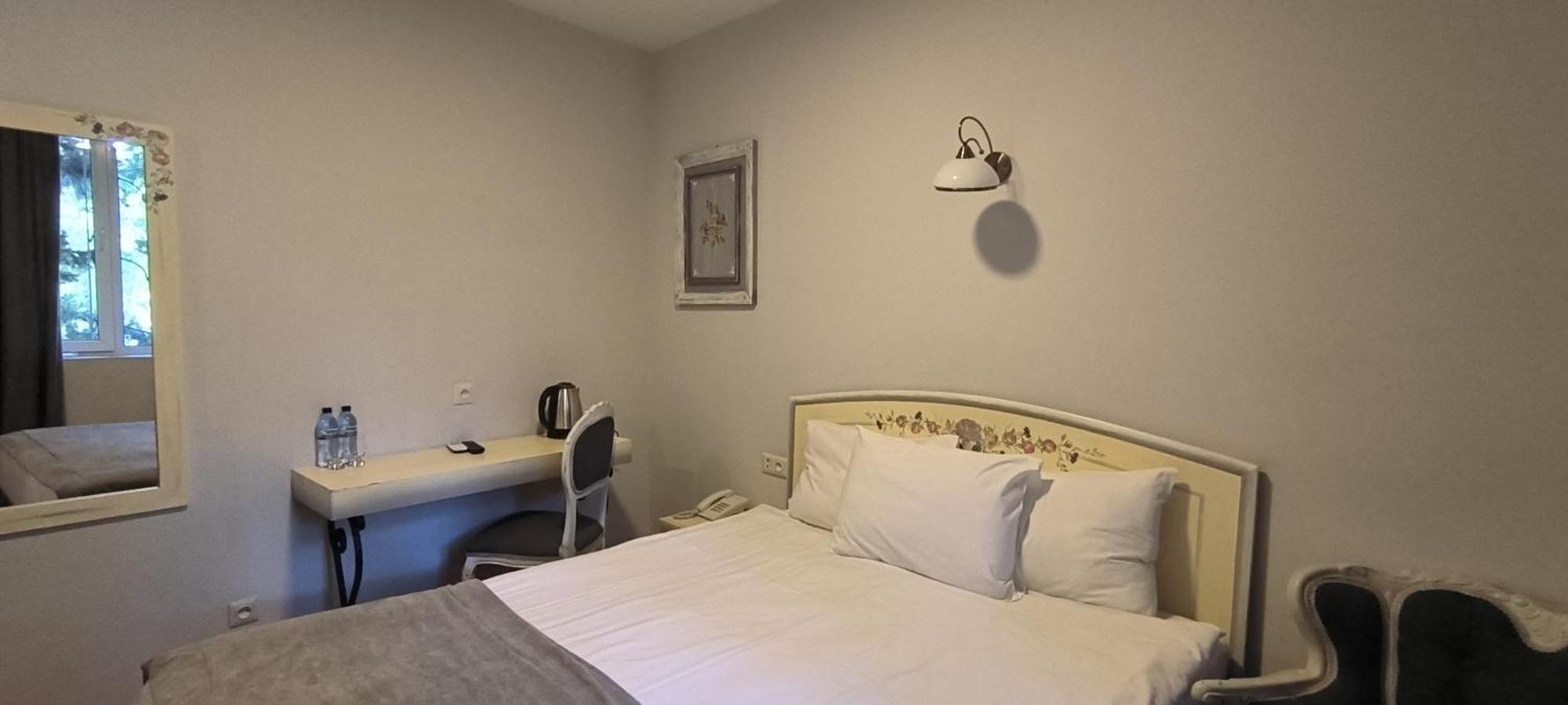 Prestige Palace - Esquisse Hotel Tbilisi Bilik gambar