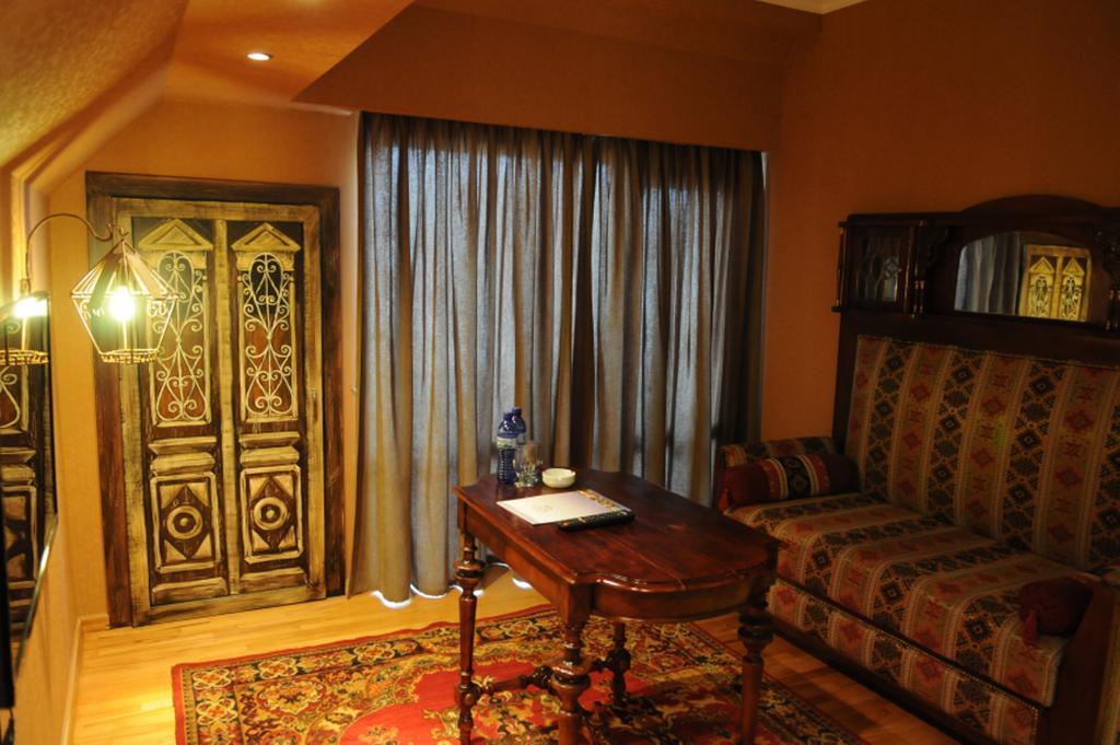 Prestige Palace - Esquisse Hotel Tbilisi Luaran gambar
